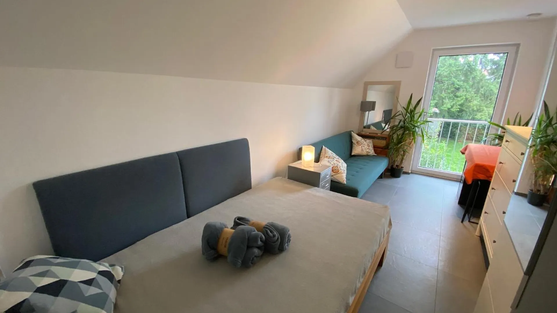 Jay Bird House Bed & Breakfast Munich Germany