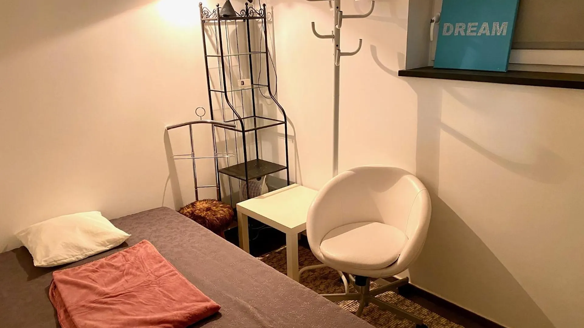Jay Bird House Bed & Breakfast Munich