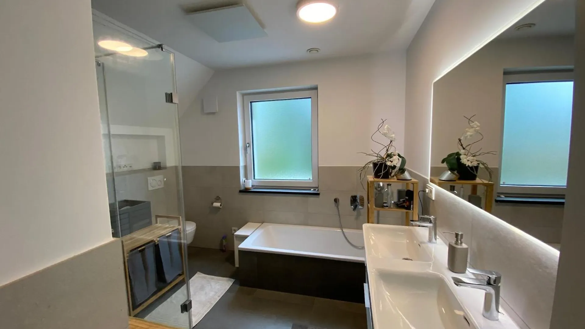 Jay Bird House Bed & Breakfast Munich Germany